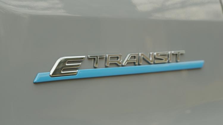 FORD TRANSIT 460 L4 MINIBUS DIESEL RWD 2.0 EcoBlue 165ps H3 18 Seater Leader [Nav]
